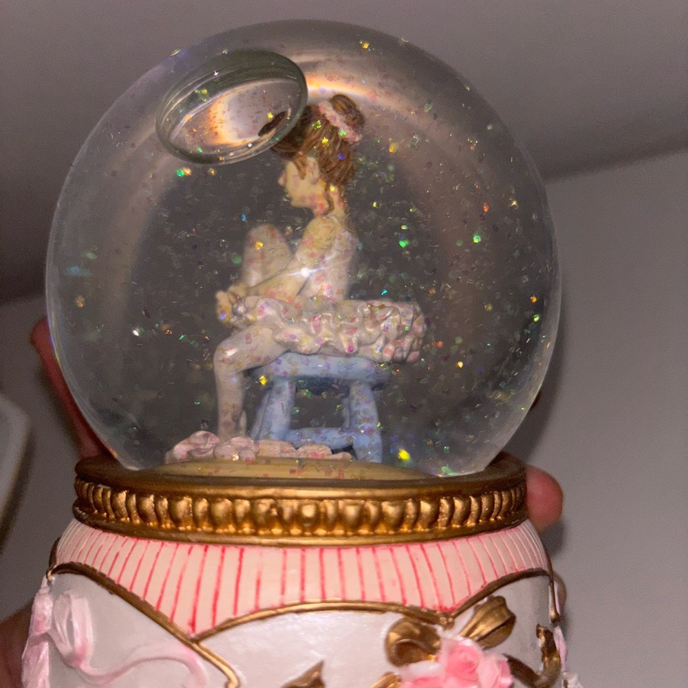 SAN FRANCISCO MUSIC BOX COMPANY BALLERINA SNOW GLOBE Beautiful Condition - Picture 3 of 5